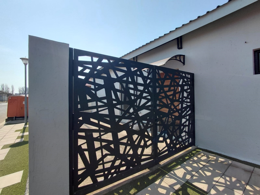 2 Bedroom Property for Sale in Waterberry Estate North West